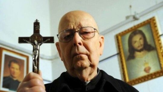 Advertencia  del exorcista italiano Gabriele Amorth