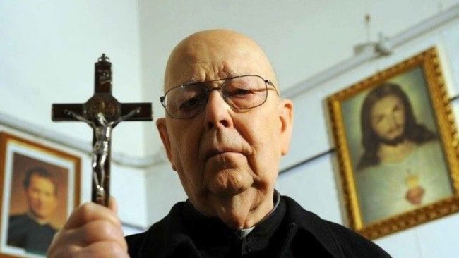 Advertencia del exorcista italiano Gabriele Amorth