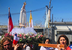 Danos Madre un corazón silencioso, contemplativo, fiel…