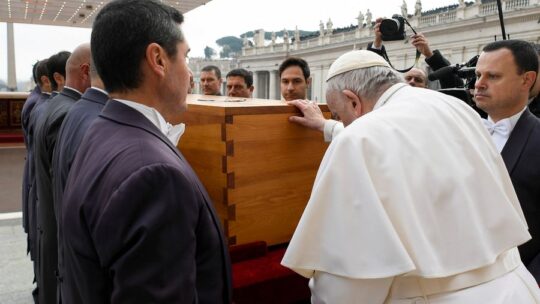 «Padre, en tus manos encomiendo mi espíritu» ( Lc 23,46).