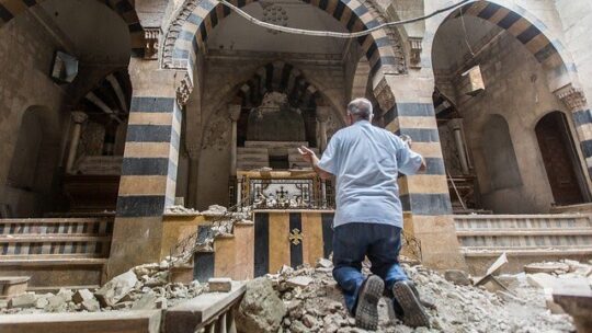 En Siria, familias se refugian en la Iglesia