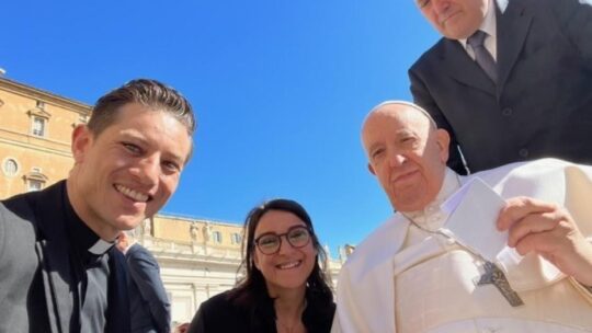 Heriberto García, sacerdote influencer
