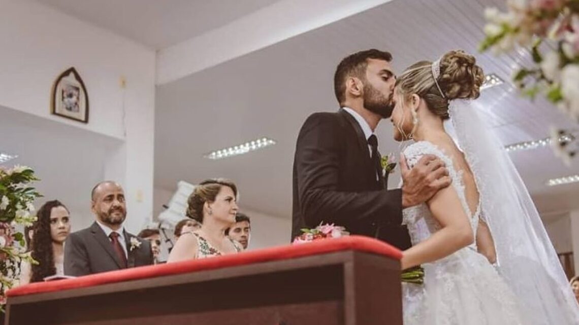 Novios hicieron cena de bodas con pobres.