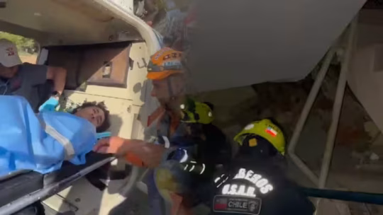 Aarón, joven de 21 años rescatado tras 106 horas bajo los escombros